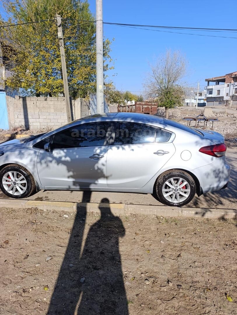 Sahibinden Kia Cerato 1.6 CRDi Concept Plus 2016 Model Hakkari 187.000 km Gri 3