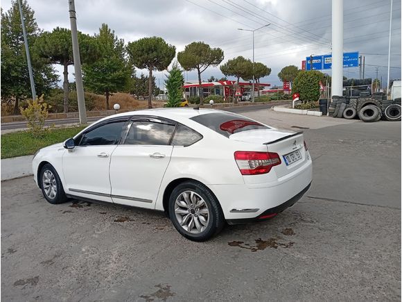 Sahibinden Citroen C5 1.6 e-HDi Executive 2013 Model  175.000 km Beyaz