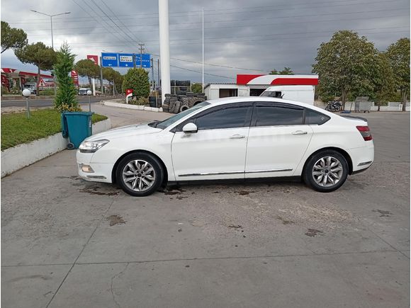 Sahibinden Citroen C5 1.6 e-HDi Executive 2013 Model  175.000 km Beyaz