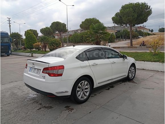 Sahibinden Citroen C5 1.6 e-HDi Executive 2013 Model  175.000 km Beyaz