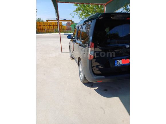 Sahibinden Ford Tourneo Courier 1.5 EcoBlue Titanium 2024 Model