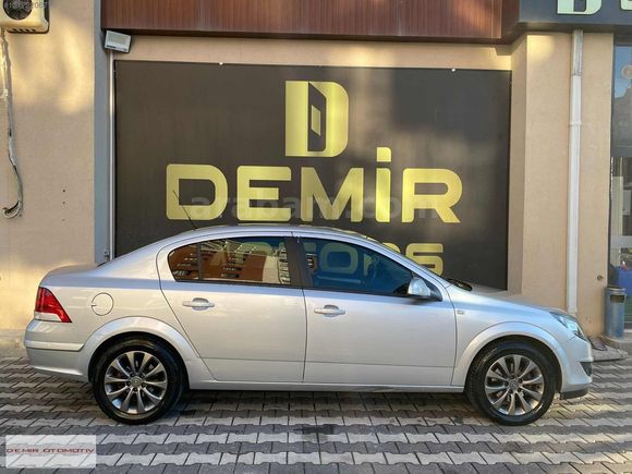 2011 OPEL ASTRA 1.3 CDTİ 111. YIL ENJOY HATASIZ