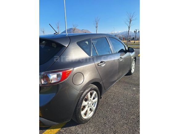 Sahibinden Mazda 3 1.6 Impressive 2011 Model 225.000 km Füme