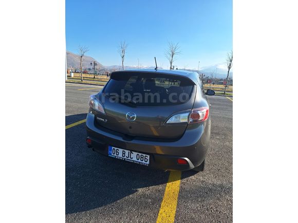 Sahibinden Mazda 3 1.6 Impressive 2011 Model 225.000 km Füme