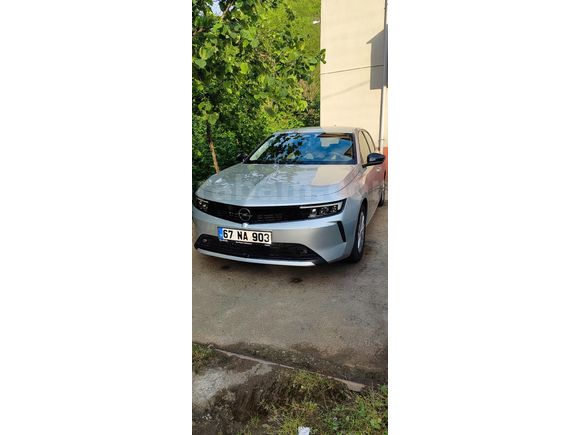 Sahibinden GARANTİLİOpel Astra 1.2 T Edition 2024 Model   Gri (Gümüş)