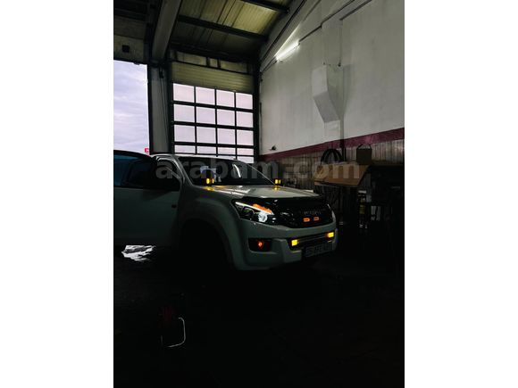 Sahibinden Isuzu D-Max 2.5 4x4 LTD 2013 Model