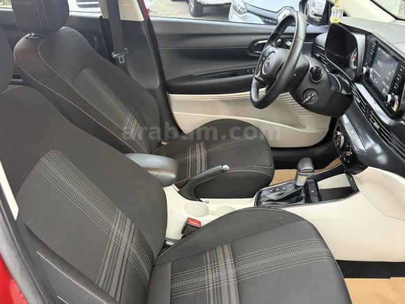 KADIOĞLUNDAN 2021 MASRAFSIZ 98 KMDE HYUNDAİ İ20 STYLE OTOMATİK