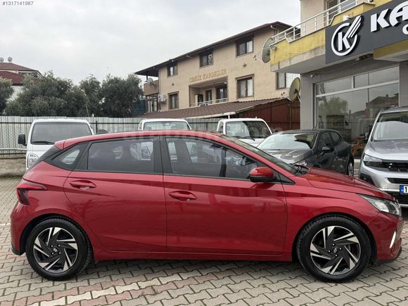 KADIOĞLUNDAN 2021 MASRAFSIZ 98 KMDE HYUNDAİ İ20 STYLE OTOMATİK