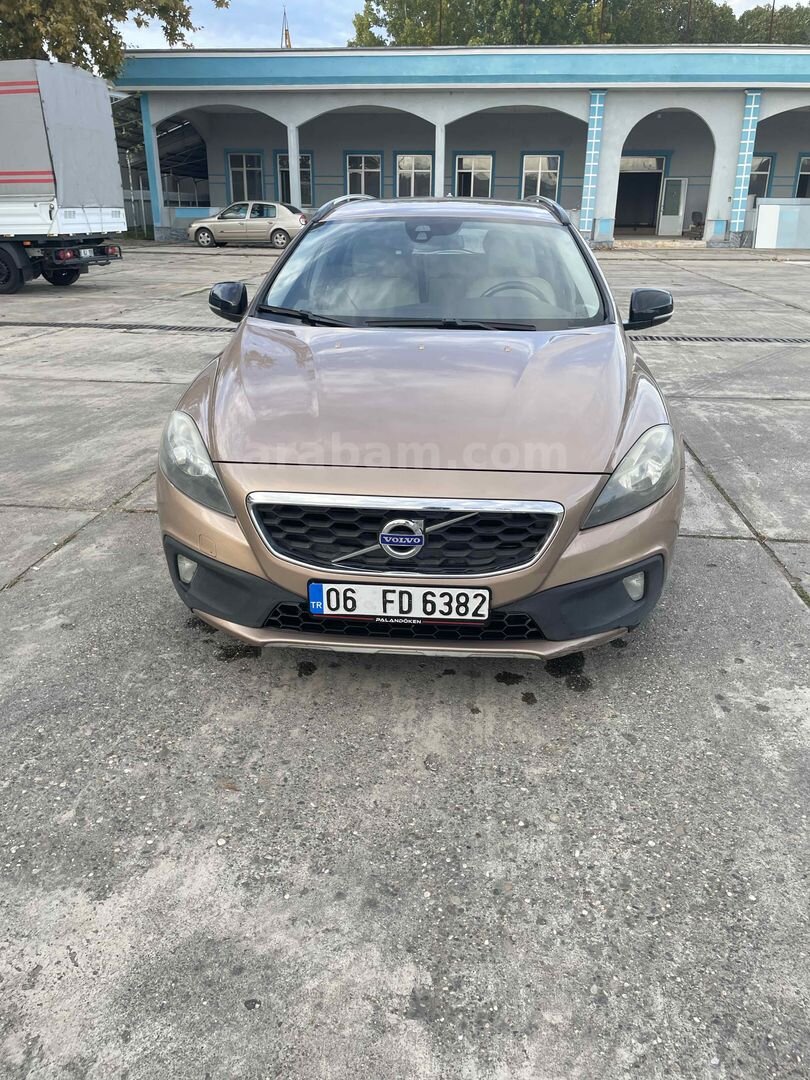Sahibinden Volvo V40 Cross Country 1.6 D Premium 2013 Model Samsun 265.000 km Kahverengi 1