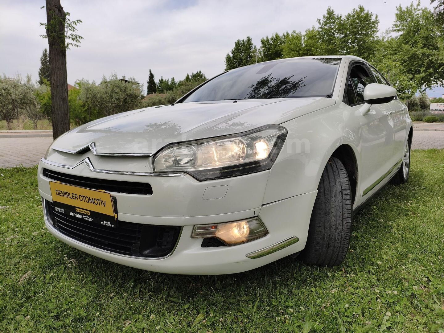Galeriden Citroen C5 1.6 e-HDi Confort 2012 Model Denizli 311.000 km Beyaz 5