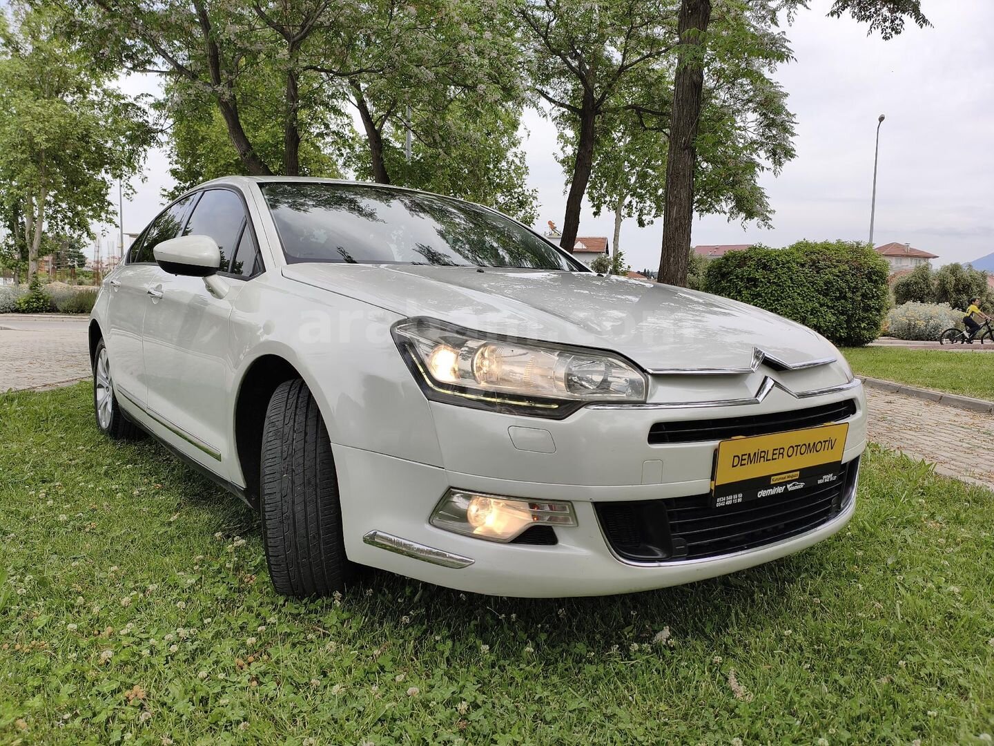 Galeriden Citroen C5 1.6 e-HDi Confort 2012 Model Denizli 311.000 km Beyaz 3
