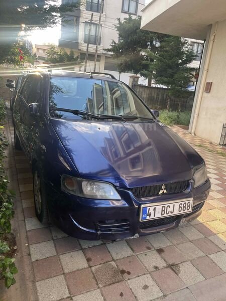 Sahibinden Mitsubishi Space Star 1.6 2003 Model İstanbul 217.000 km Lacivert