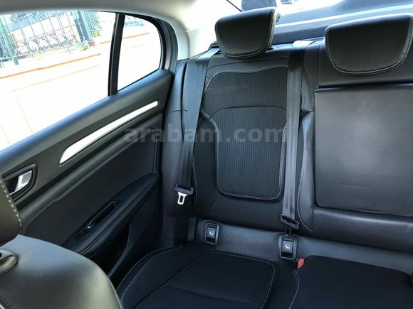 Sahibinden Renault Megane 1.3 TCe Icon 2024 Model 