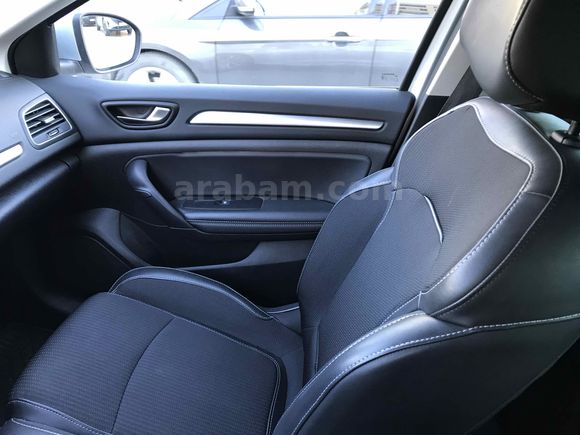 Sahibinden Renault Megane 1.3 TCe Icon 2024 Model 