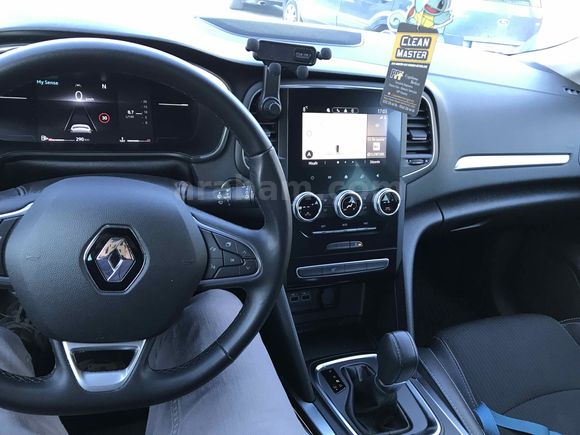 Sahibinden Renault Megane 1.3 TCe Icon 2024 Model 