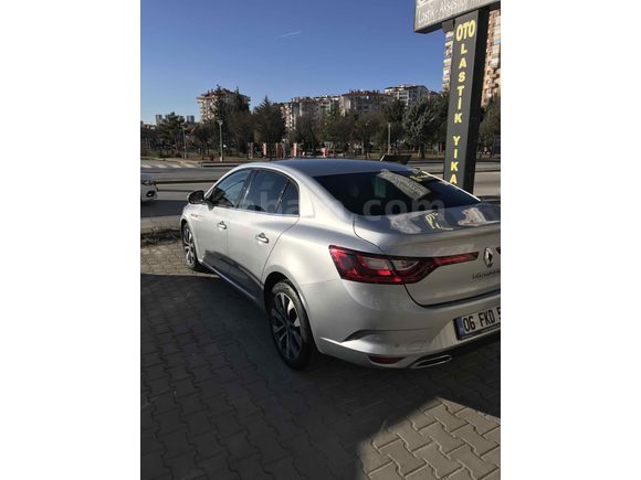 Sahibinden Renault Megane 1.3 TCe Icon 2024 Model 