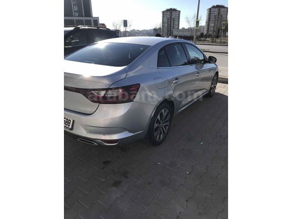 Sahibinden Renault Megane 1.3 TCe Icon 2024 Model 