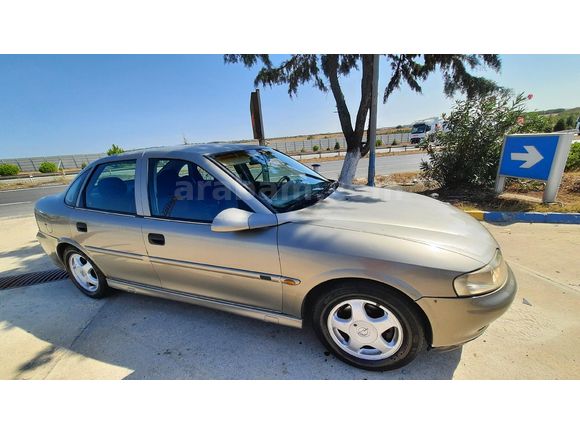 Opel Vectra 1.6 2000 Model