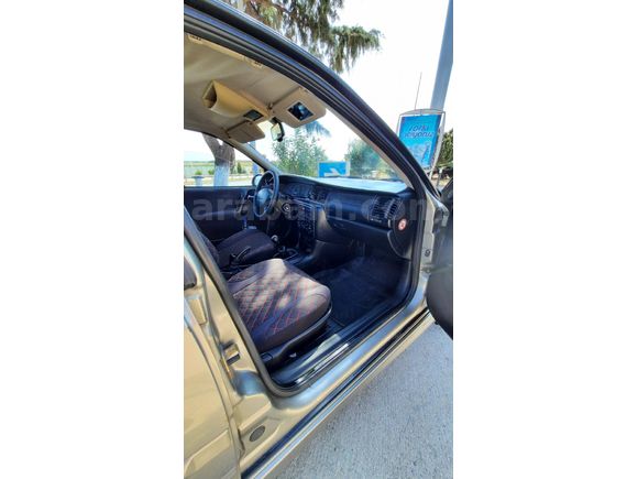 Opel Vectra 1.6 2000 Model