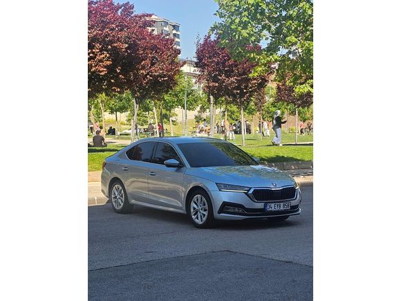 Memurdan Skoda Octavia 1.5 e-Tec Premium 2021 Model