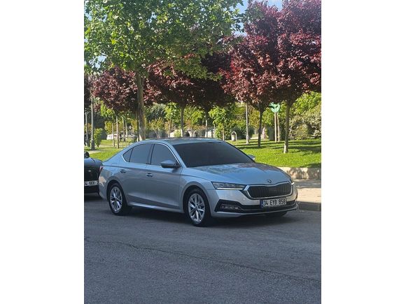 Memurdan Skoda Octavia 1.5 e-Tec Premium 2021 Model