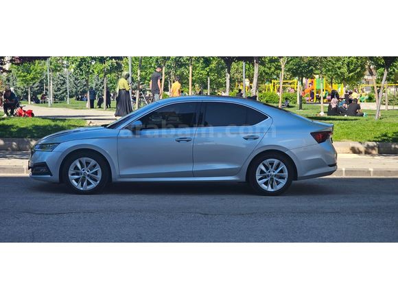 Memurdan Skoda Octavia 1.5 e-Tec Premium 2021 Model