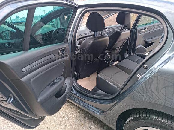 son fiyat Sahibinden Renault Megane 1.5 dCi Touch 2018 Model