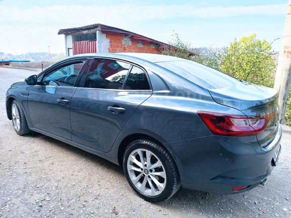 son fiyat Sahibinden Renault Megane 1.5 dCi Touch 2018 Model