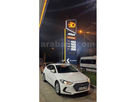 İLK Sahibinden Hatasız-Boyasız-Tramersiz Hyundai Elantra 1.6 D-CVVT Style 2017 Model  45.000 km Beyaz