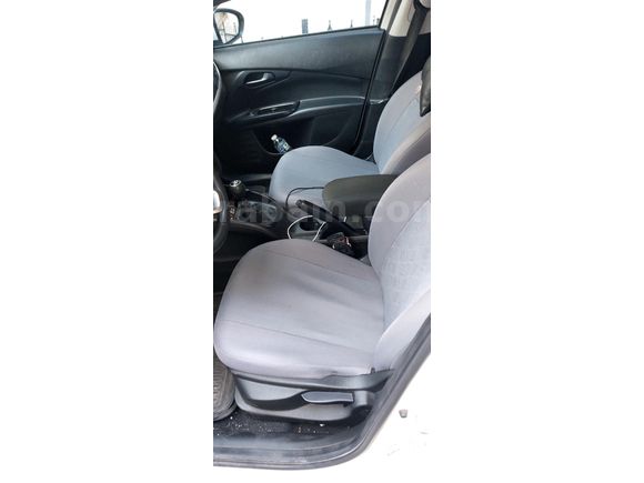 İlk SHB Fiat Egea 1.4 Fire Easy 2017 Model  107800 Beyaz Benzin LPG