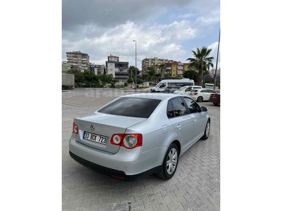  Volkswagen Jetta 1.6   102hp 1 PARÇA BOYALI 