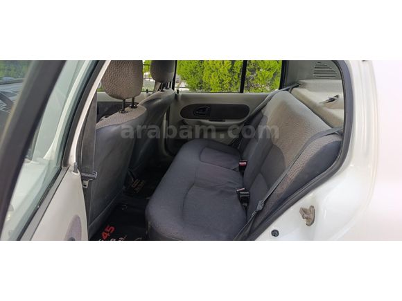 Soma'da Renault Clio 1.4 2005 Model 150 binde