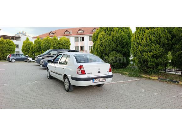 Soma'da Renault Clio 1.4 2005 Model 150 binde