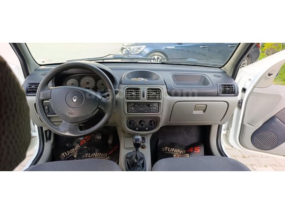 Soma'da Renault Clio 1.4 2005 Model 150 binde