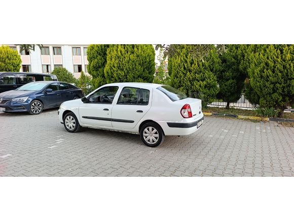 Soma'da Renault Clio 1.4 2005 Model 150 binde