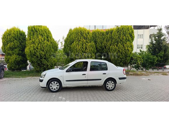Soma'da Renault Clio 1.4 2005 Model 150 binde
