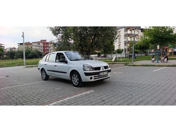 Soma'da Renault Clio 1.4 2005 Model 150 binde