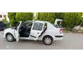 Soma'da Renault Clio 1.4 2005 Model 150 binde