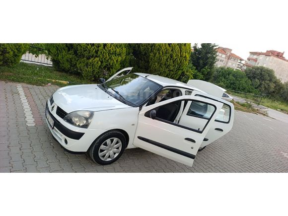 Soma'da Renault Clio 1.4 2005 Model 150 binde