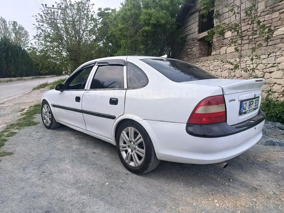 Galeriden Opel Vectra 2.0 GLS 1996 Model Konya