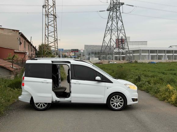 Galeriden Ford Tourneo Courier 1.6 TDCi Titanium Plus 2016 Model Afyonkarahisar
