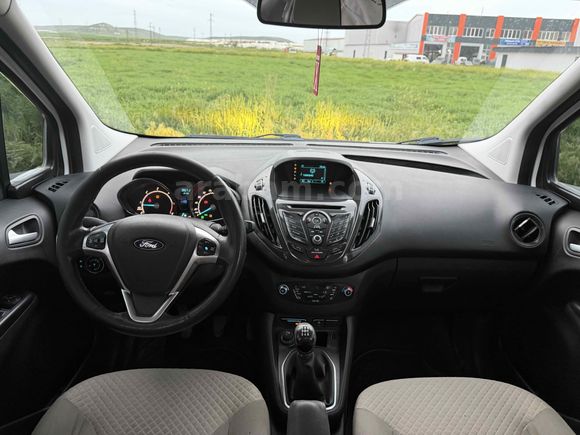 Galeriden Ford Tourneo Courier 1.6 TDCi Titanium Plus 2016 Model Afyonkarahisar