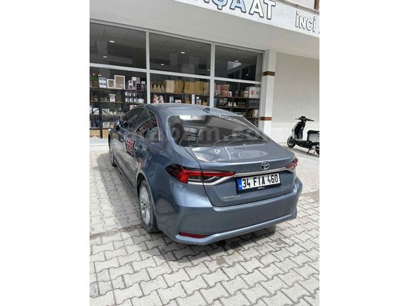 Sahibinden Toyota Corolla 1.8 Hybrid Dream 2022 Model 