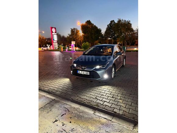 Sahibinden Toyota Corolla 1.8 Hybrid Dream 2022 Model 