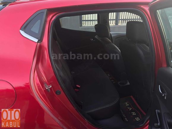 RENAULT CLİO OTOMATİK 180 KM TESLA EKRAN ÇELİK JANT