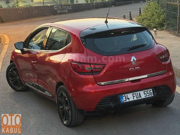 RENAULT CLİO OTOMATİK 180 KM TESLA EKRAN ÇELİK JANT