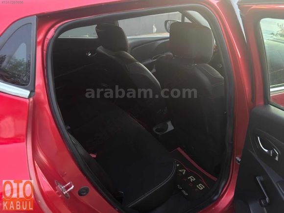 RENAULT CLİO OTOMATİK 180 KM TESLA EKRAN ÇELİK JANT