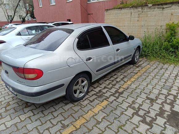 Sahibinden Renault Megane 1.4 RTA 2001 Model 