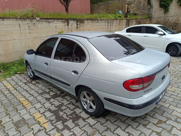 Sahibinden Renault Megane 1.4 RTA 2001 Model 