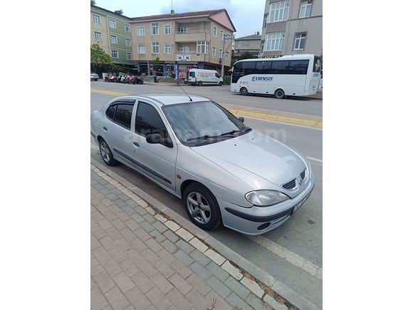 Sahibinden Renault Megane 1.4 RTA 2001 Model 